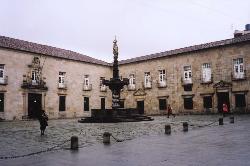 Antigo Pa�o Arquiepiscopal: Antigo Pa�o Arquiepiscopal: Chafariz dos Castelos - Clique para ampliar