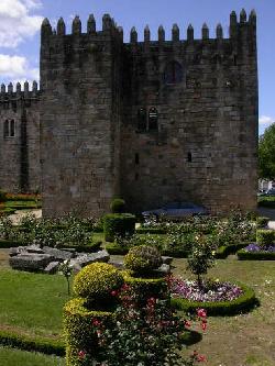 Antigo Pa�o Arquiepiscopal: Antigo Pa�o Arquiepiscopal: corpo medieval - Cliquetez pour agrandir