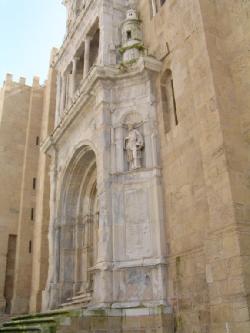 Catedral Vieja: Catedral Vieja: Puerta Especiosa - Haga clic para aumentar