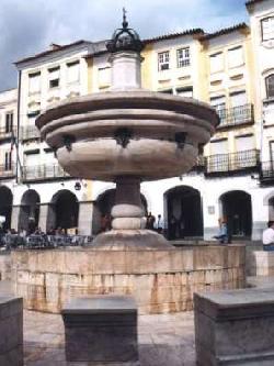 Fountain at the Giraldo Square: Giraldo Square Fountain - Click to enlarge