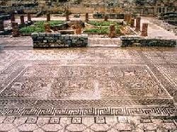 Museu Monogr�fico de Con�mbriga: Con�mbriga: Casa das Su�sticas - Clique para ampliar