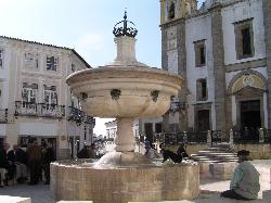 Chafariz da Pra�a do Giraldo: Chafariz da Pra�a do Giraldo - Haga clic para aumentar