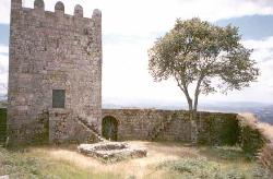 Castelo de Arn�ia: Arn�ia: Castelo - Cliquetez pour agrandir