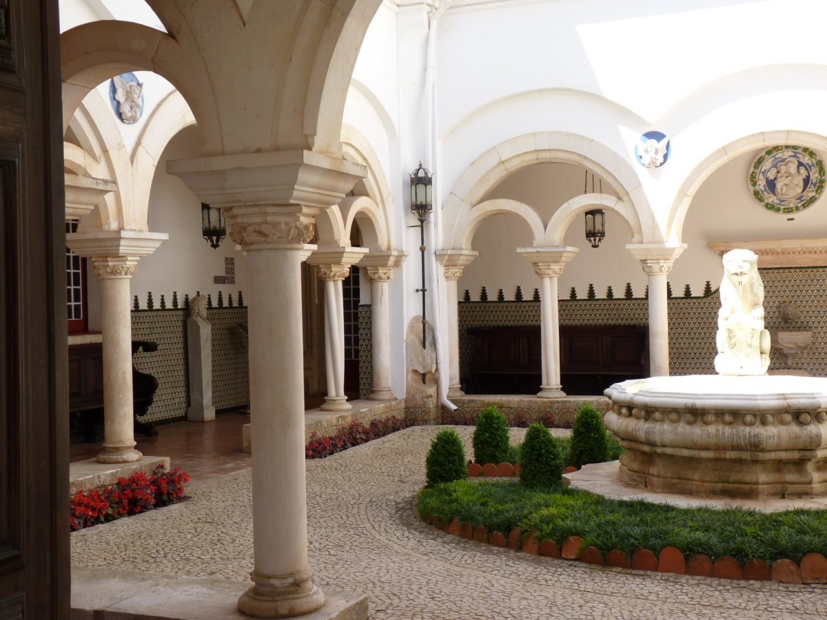Museo Condes de Castro Guimarães